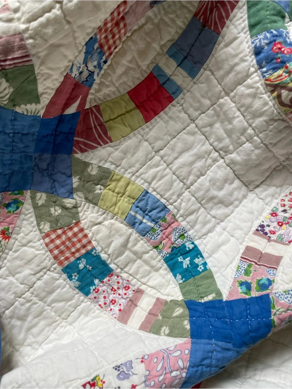 Vintage Double Wedding Ring Quilt Feed Sack Scalloped Patchwork 92x74